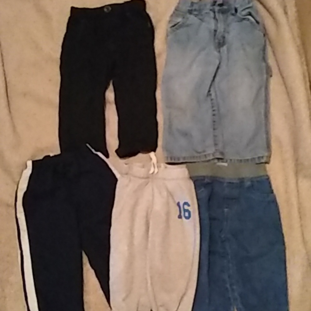 5 pair of toddler boys pants size 18 months great!